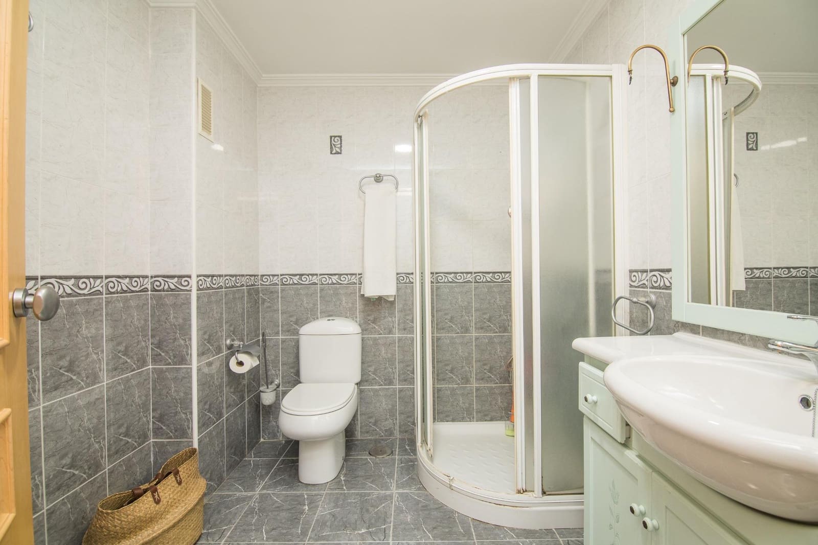 Piso de 3 habitaciones en Elche / Elx en venta con garaje - 209.900 € (Ref: 9979032)