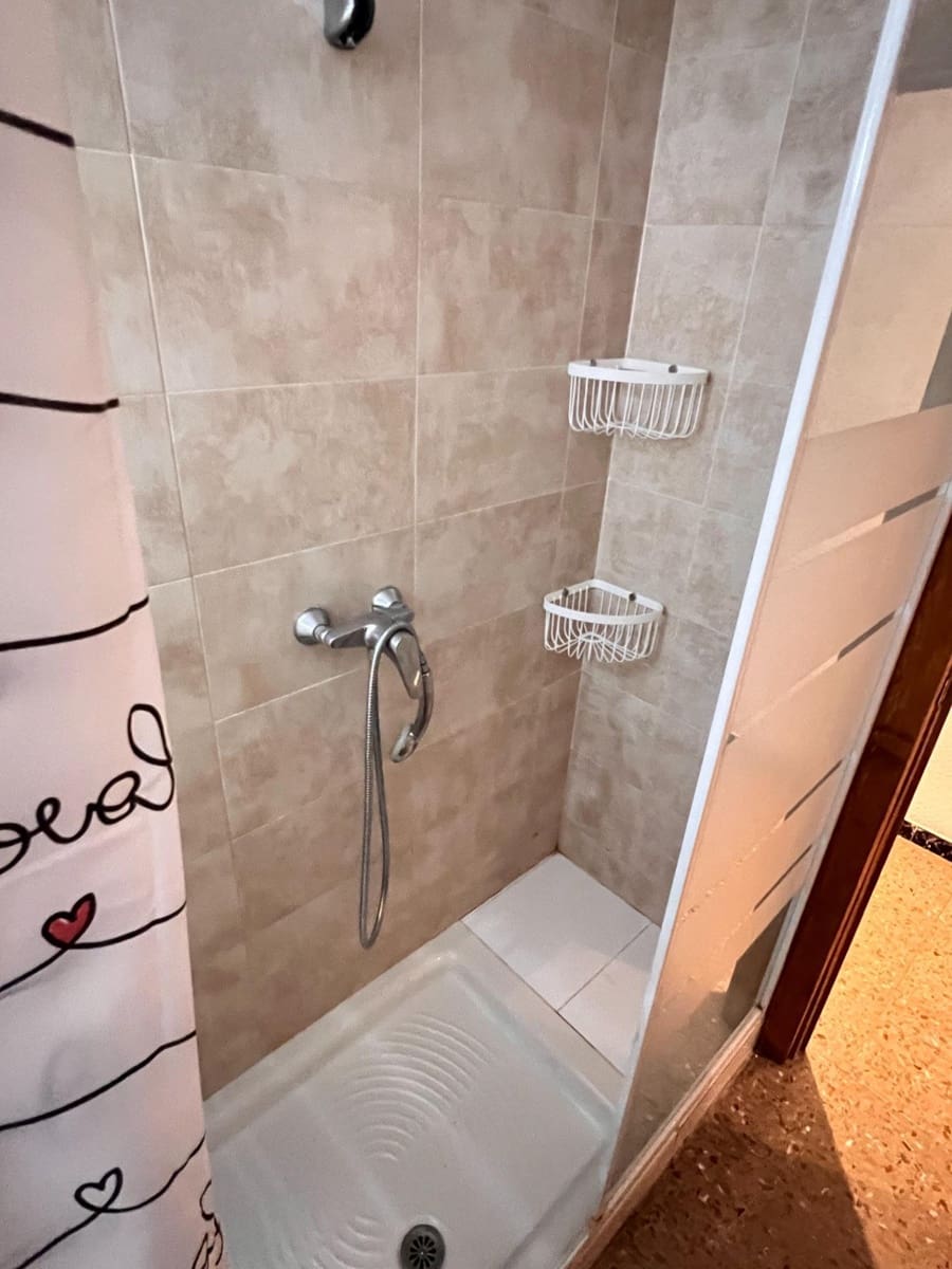 4 quarto Apartamento para arrendar em Elche / Elx - 1 200 € (Ref: 9983137)