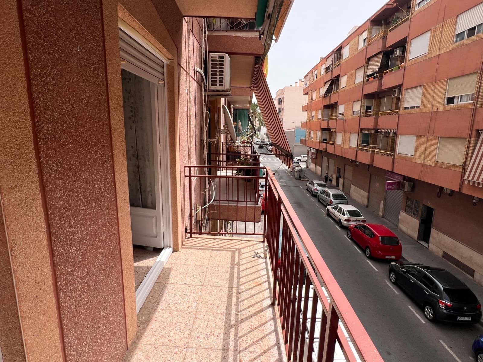4 quarto Apartamento para arrendar em Elche / Elx - 1 200 € (Ref: 9983137)