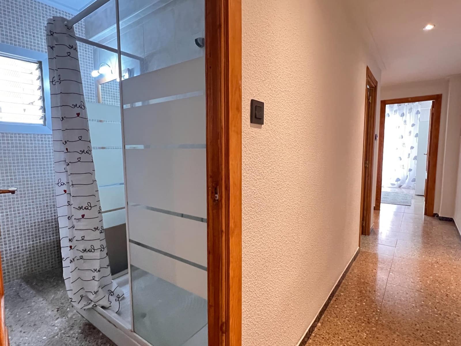 4 quarto Apartamento para arrendar em Elche / Elx - 1 200 € (Ref: 9983137)