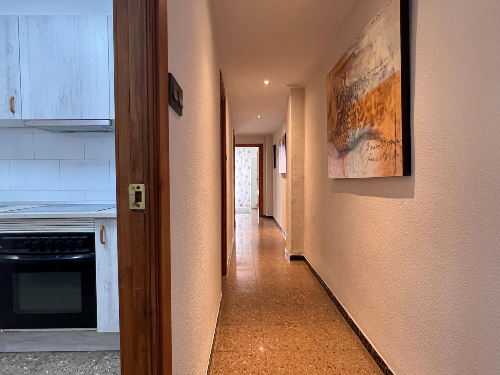 4 quarto Apartamento para arrendar em Elche / Elx - 1 200 € (Ref: 9983137)