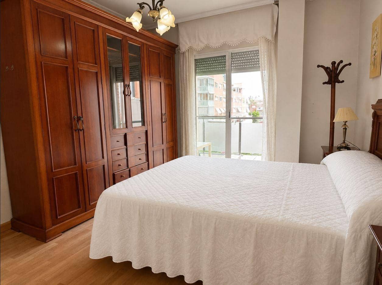 3 slaapkamer Flat te huur in Elche / Elx met zwembad - € 1.200 (Ref: 9999695)