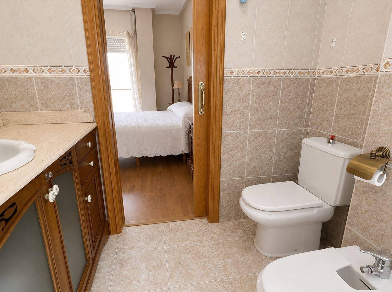 3 slaapkamer Flat te huur in Elche / Elx met zwembad - € 1.200 (Ref: 9999695)
