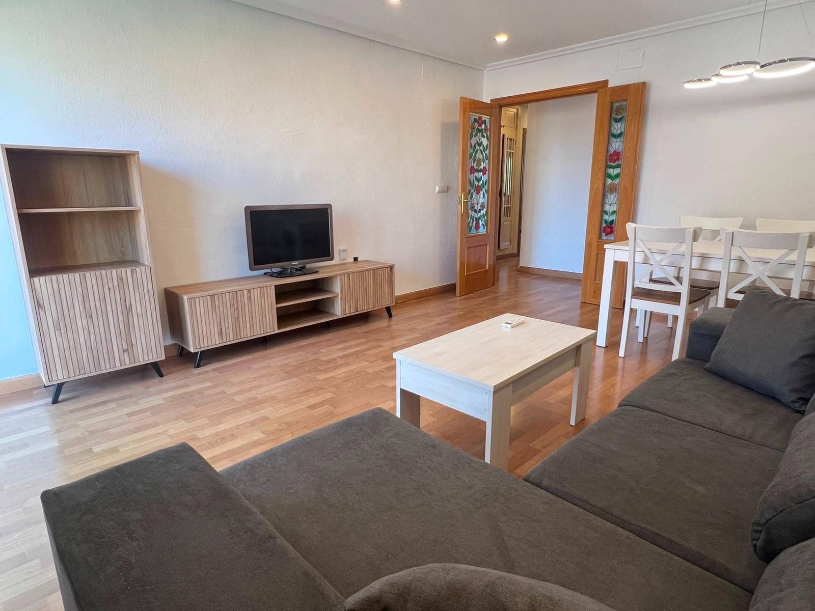 3 slaapkamer Flat te huur in Elche / Elx met zwembad - € 1.200 (Ref: 9999695)