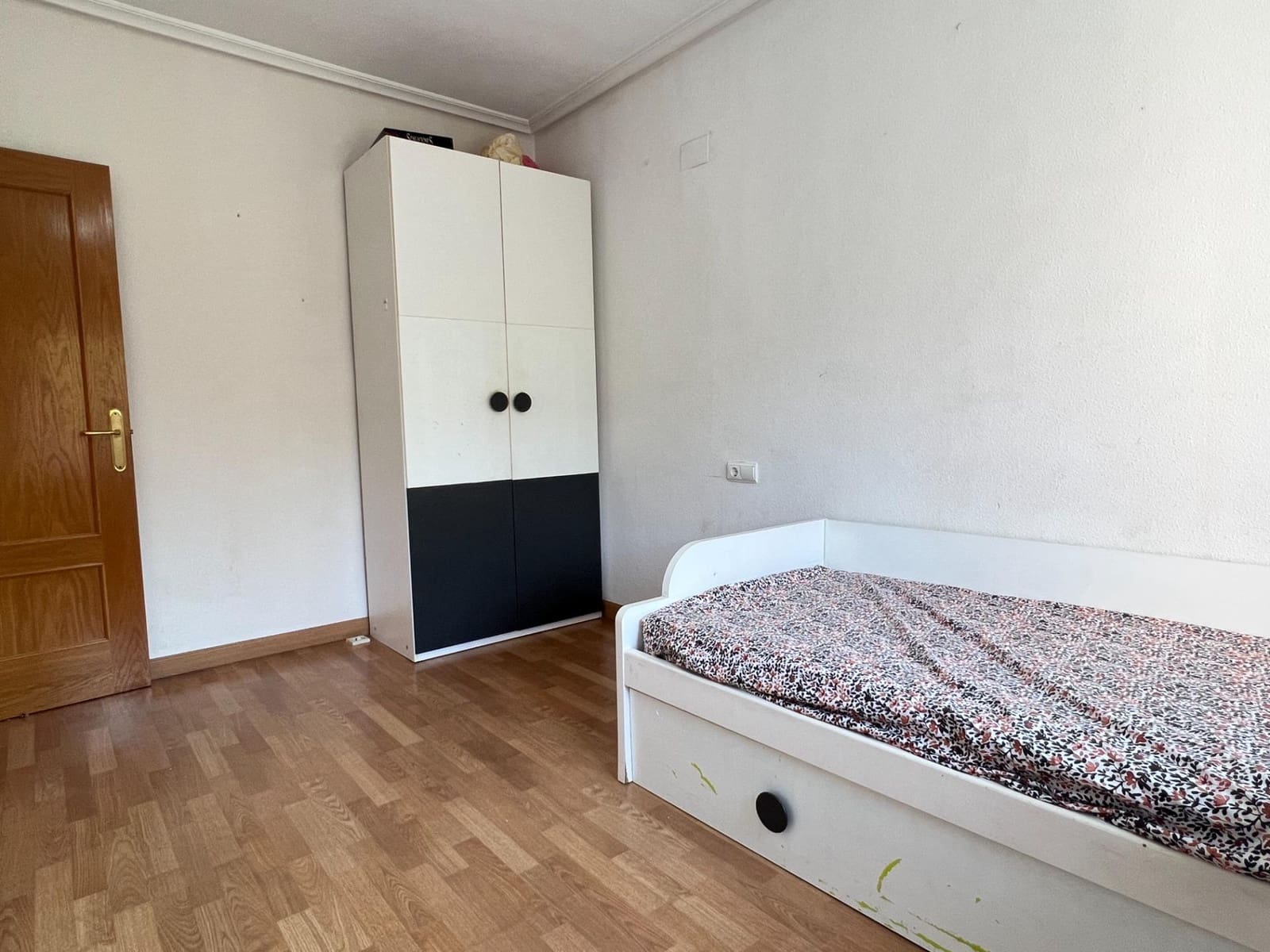 3 slaapkamer Flat te huur in Elche / Elx met zwembad - € 1.200 (Ref: 9999695)