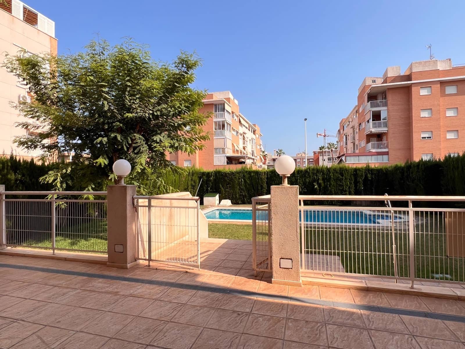 3 slaapkamer Flat te huur in Elche / Elx met zwembad - € 1.200 (Ref: 9999695)