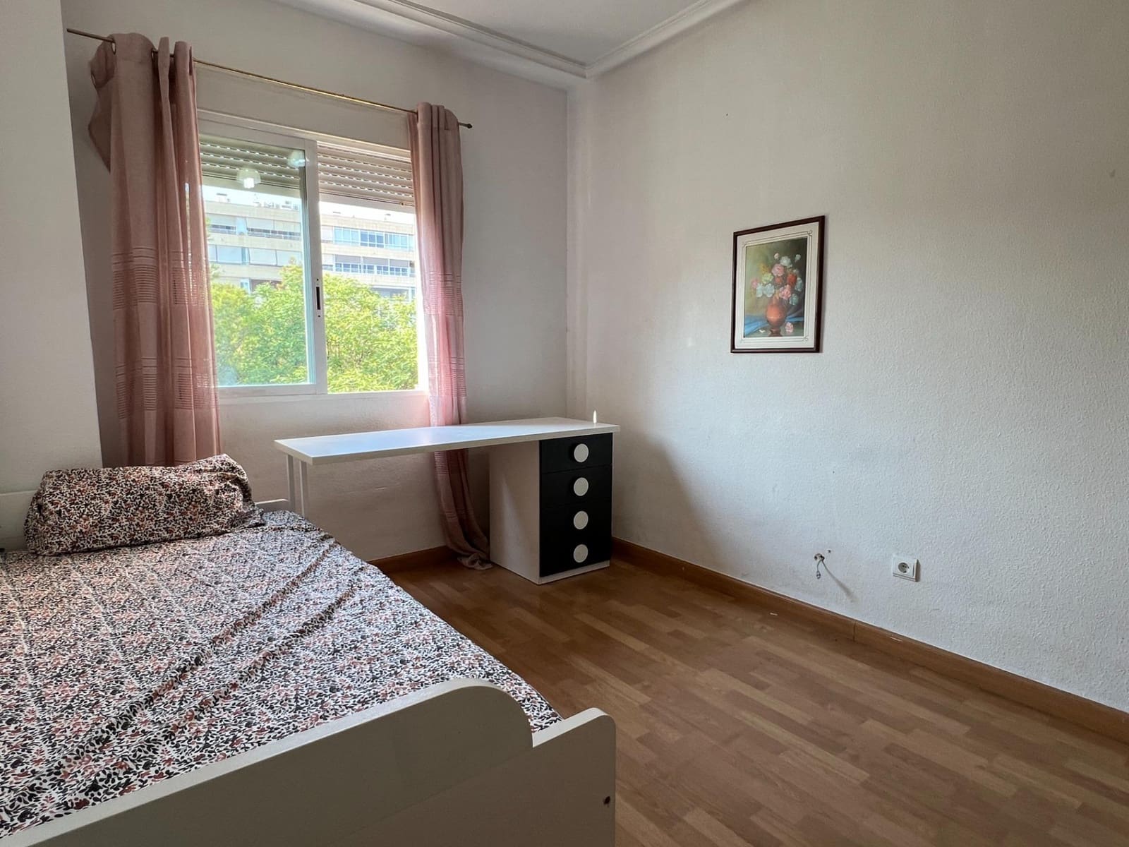 3 slaapkamer Flat te huur in Elche / Elx met zwembad - € 1.200 (Ref: 9999695)