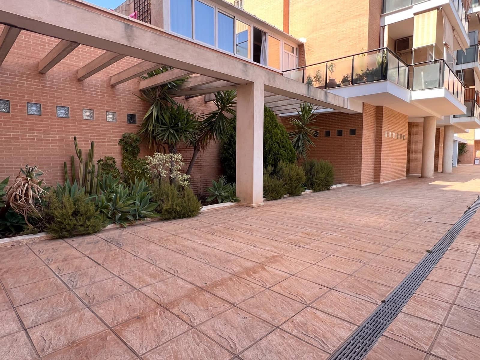 3 slaapkamer Flat te huur in Elche / Elx met zwembad - € 1.200 (Ref: 9999695)