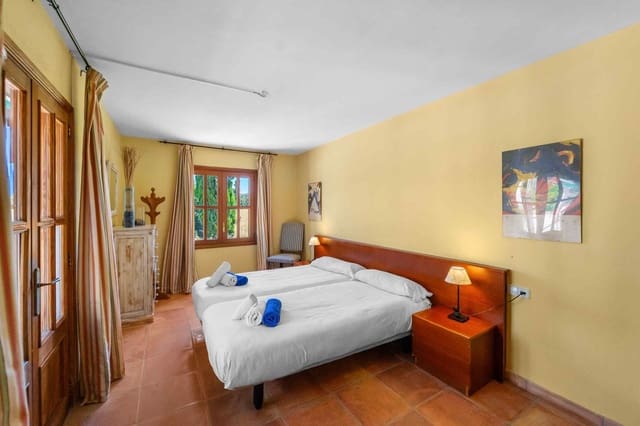 Finca/Casa Rural de 4 habitaciones en Felanitx en venta con piscina - 1.850.000 € (Ref: 10000161)