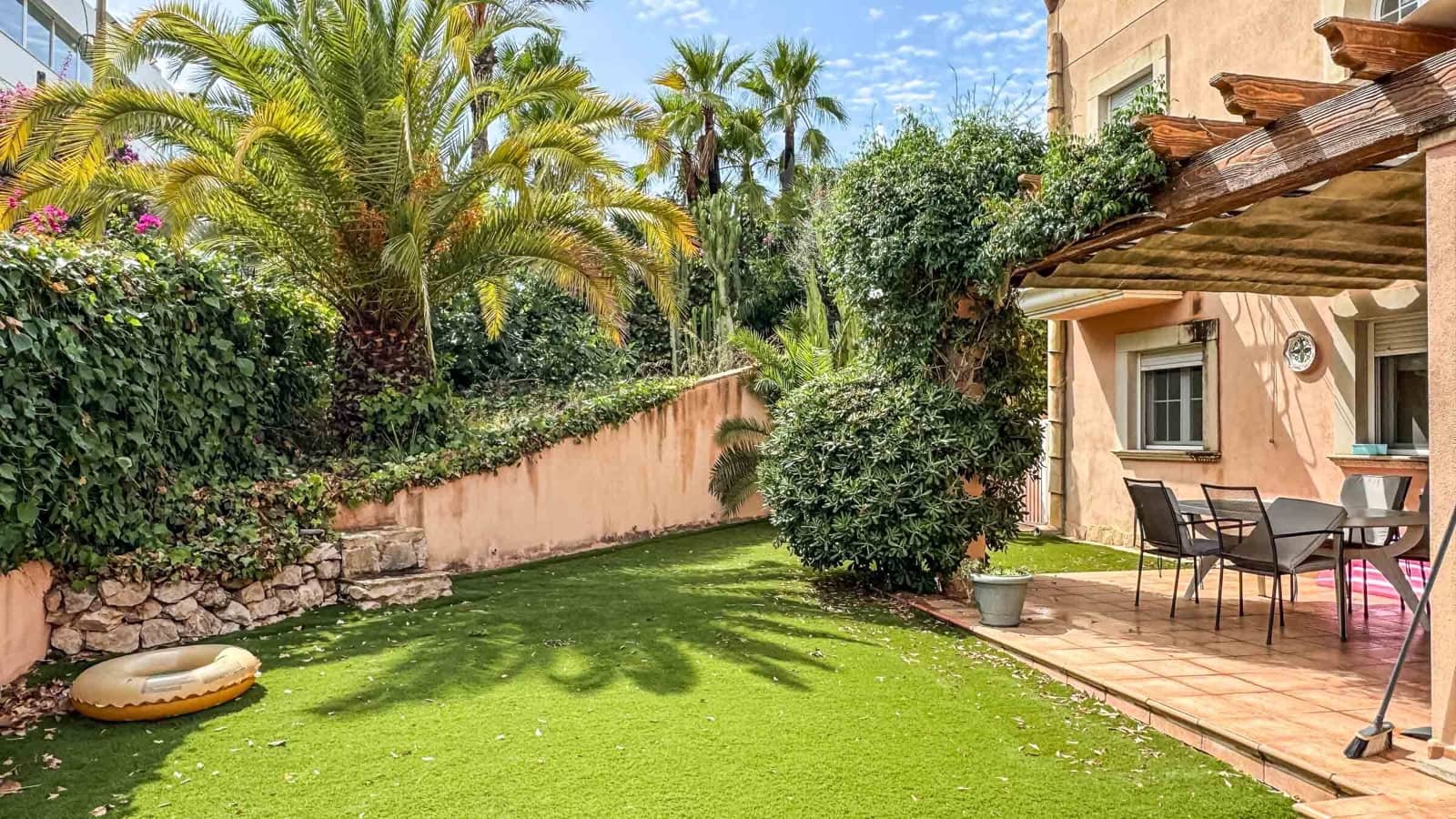 4 bedroom Apartment for sale in Peguera / Paguera - € 890,000 (Ref: 10023027)