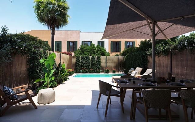 3 bedroom Townhouse for sale in Campos with pool - € 685,000 (Ref: 10023028)