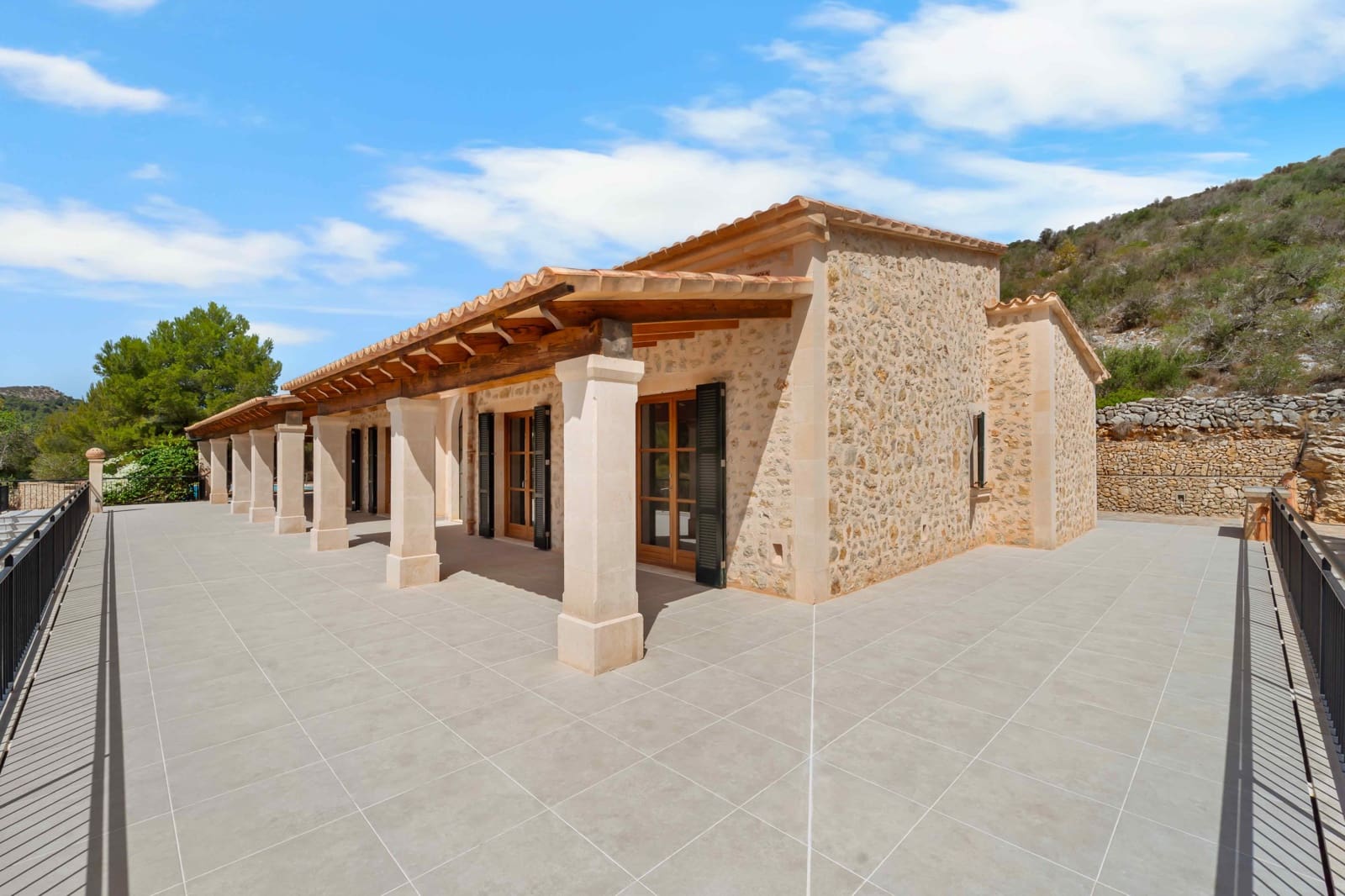 5 soveværelse Finca/Landehus til salg i Cala Murada med swimmingpool - € 2.950.000 (Ref: 10049870)