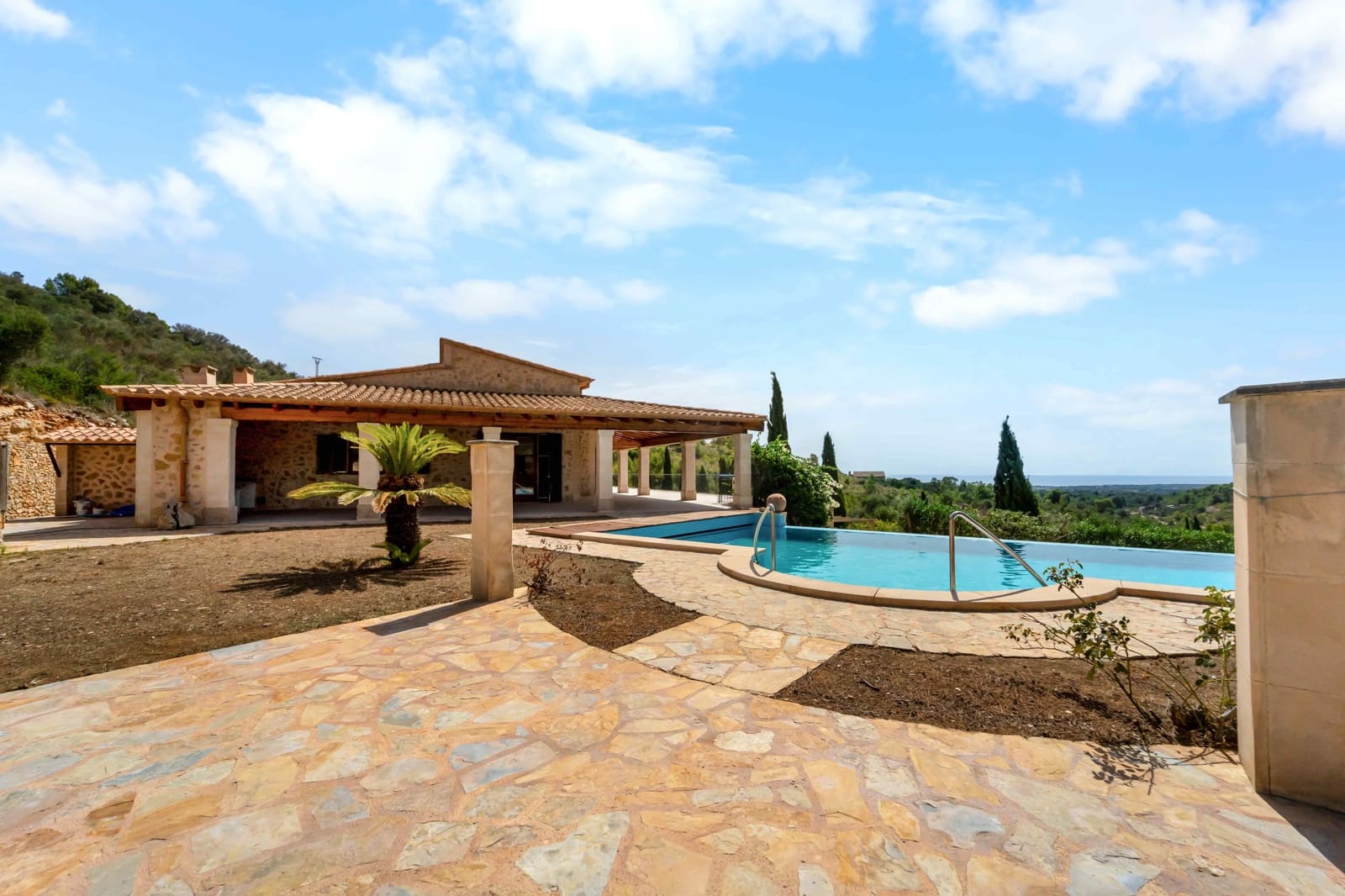 5 soveværelse Finca/Landehus til salg i Cala Murada med swimmingpool - € 2.950.000 (Ref: 10049870)