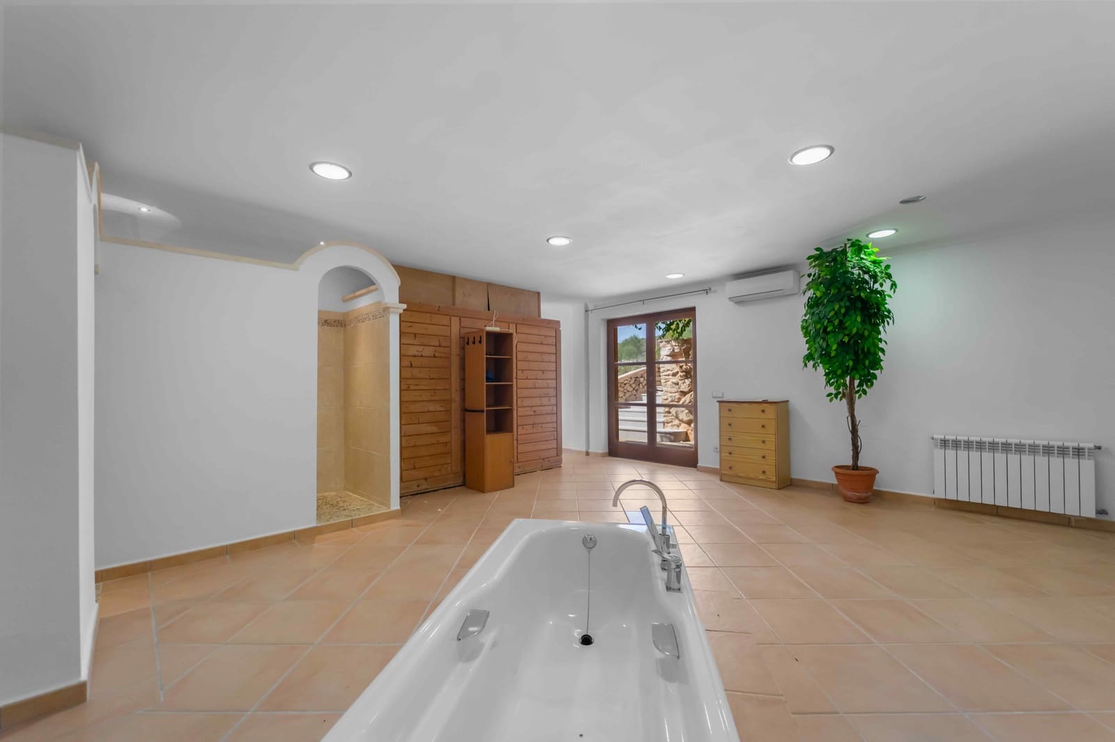 5 soveværelse Finca/Landehus til salg i Cala Murada med swimmingpool - € 2.950.000 (Ref: 10049870)