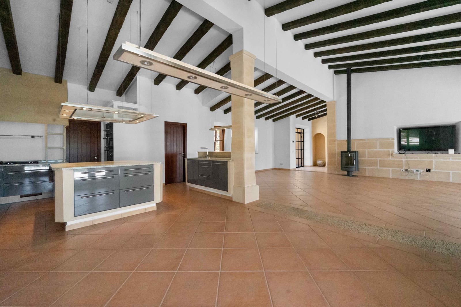 5 bedroom Finca/Country House for sale in Cala Murada with pool - € 2,950,000 (Ref: 10049870)