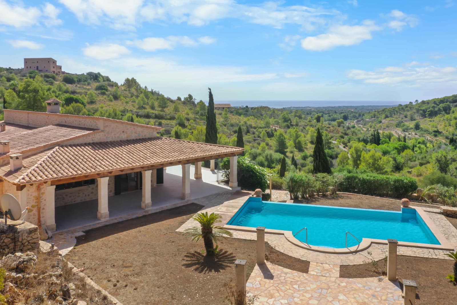 5 bedroom Finca/Country House for sale in Cala Murada with pool - € 2,950,000 (Ref: 10049870)