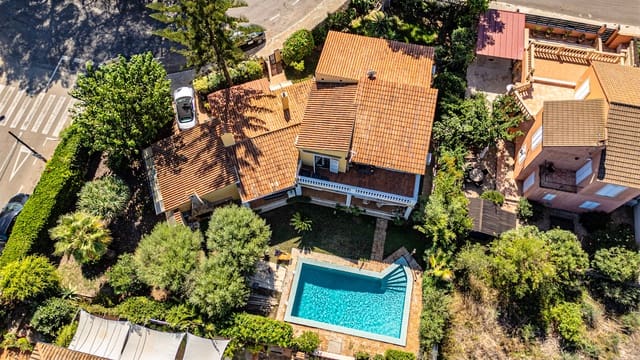 4 chambre Villa/Maison à vendre à Llucmajor avec piscine - 879 000 € (Ref: 10116046)