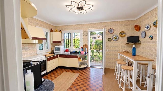 4 makuuhuone Huvila myytävänä paikassa Llucmajor mukana uima-altaan - 879 000 € (Ref: 10116046)