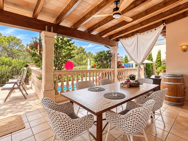 Chalet de 3 habitaciones en Santanyí en venta con piscina garaje - 1.090.000 € (Ref: 10187251)