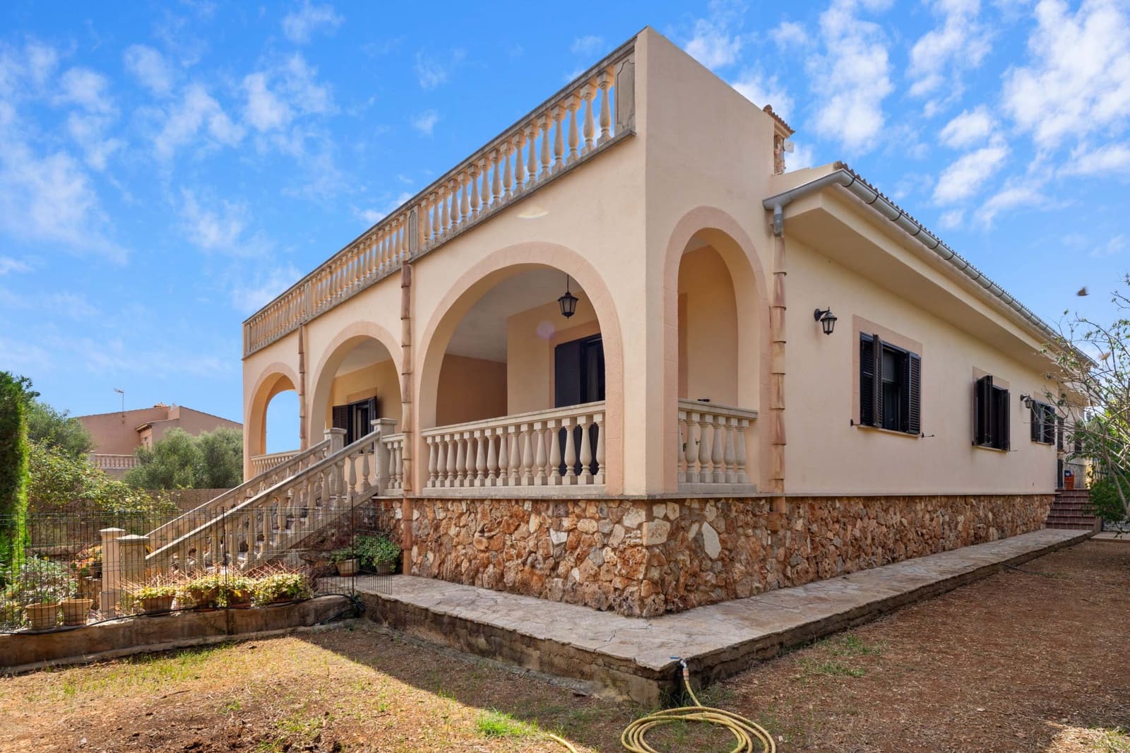 4 bedroom Villa for sale in Portocolom with pool garage - € 1,300,000 (Ref: 8523721)