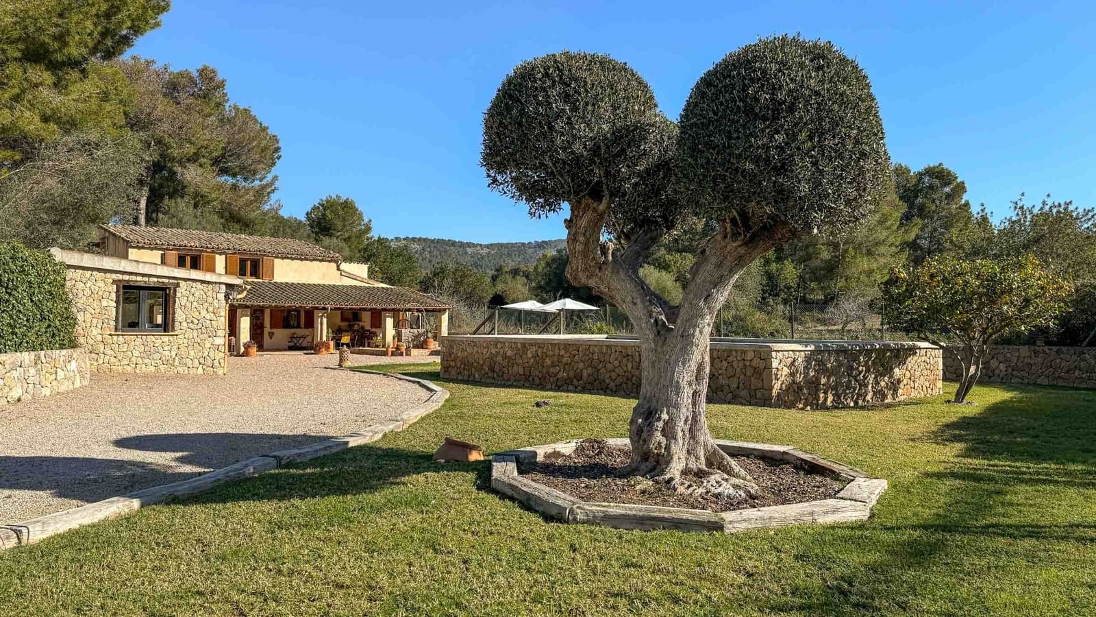 4 soveværelse Finca/Landehus til salg i Santa Ponsa med swimmingpool garage - € 1.995.000 (Ref: 8529987)