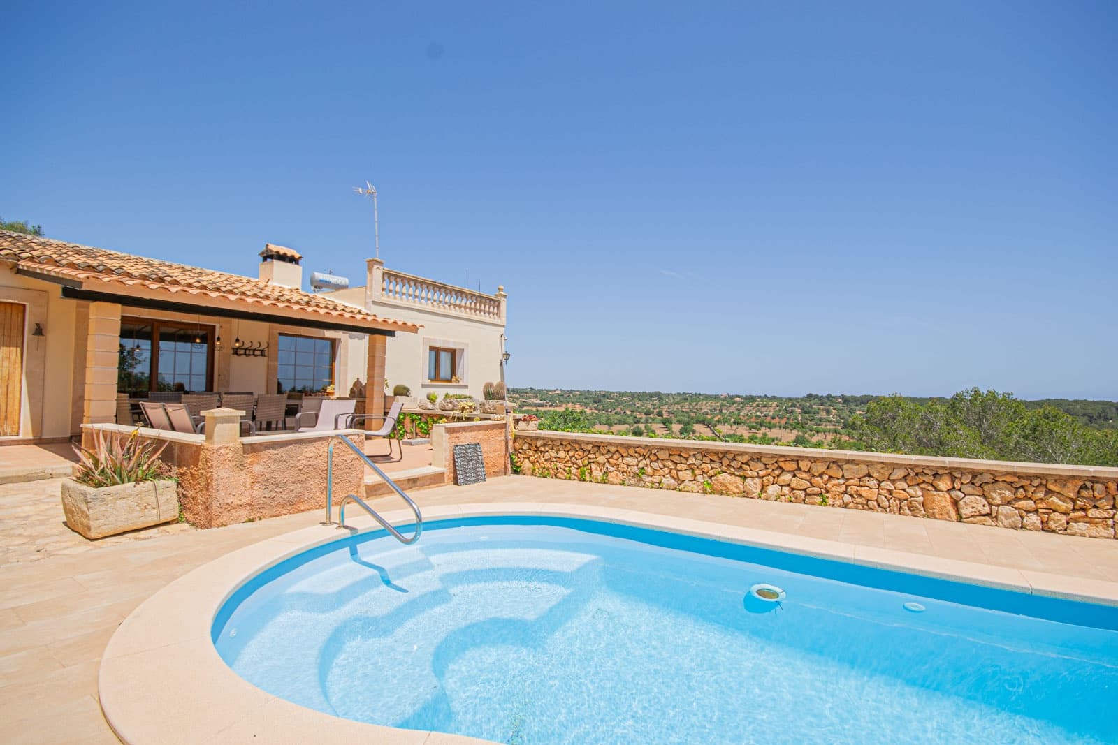 5 soveværelse Finca/Landehus til salg i Cala Murada med swimmingpool garage - € 1.490.000 (Ref: 8530033)