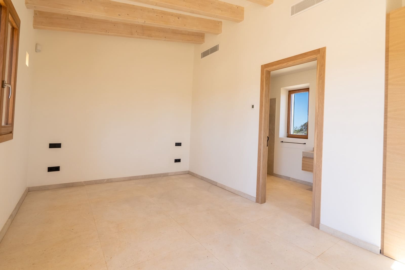 5 soveværelse Finca/Landehus til salg i Cala Llombards med swimmingpool garage - € 3.100.000 (Ref: 8530062)