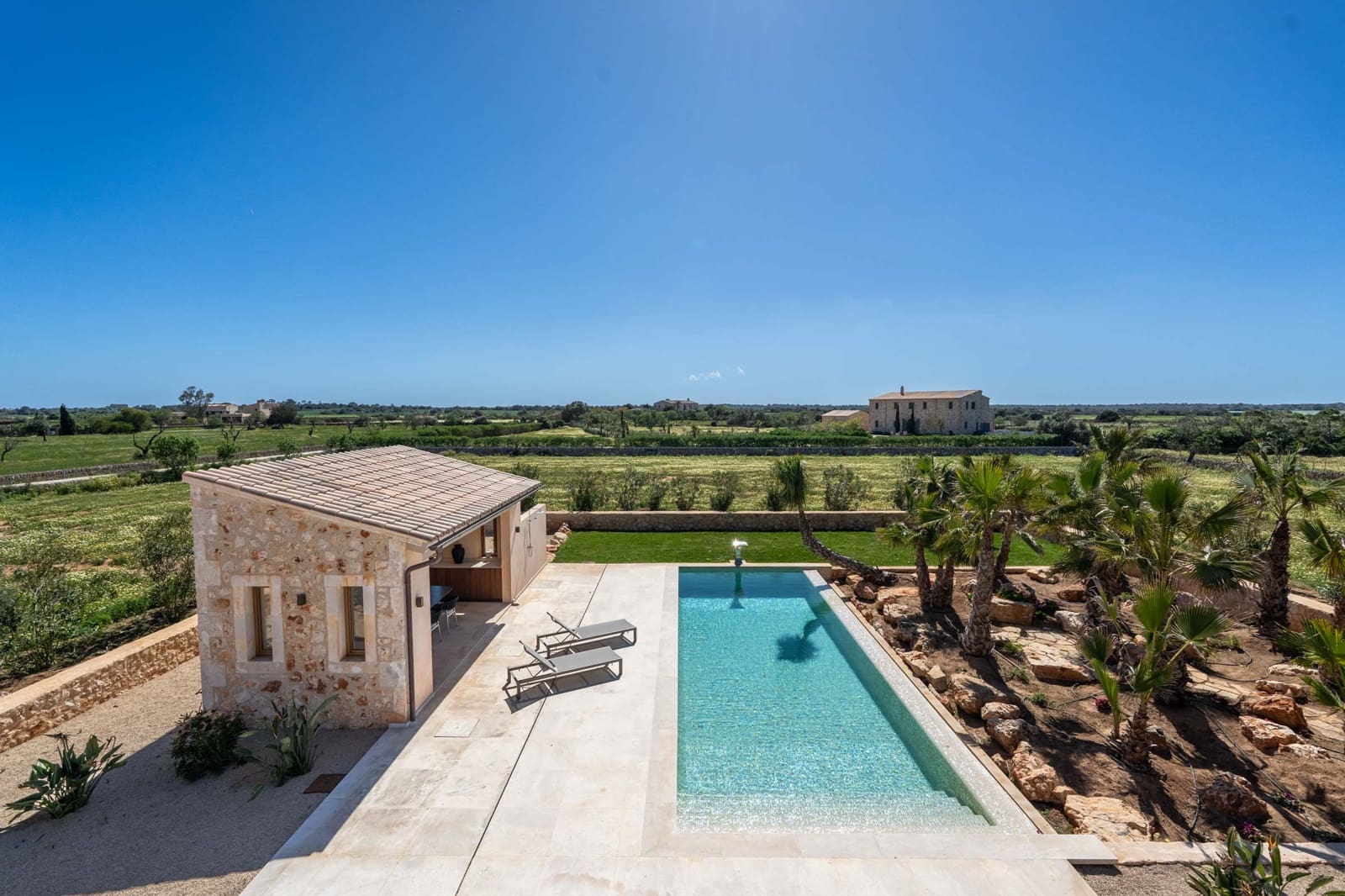 5 soveværelse Finca/Landehus til salg i Cala Llombards med swimmingpool garage - € 3.100.000 (Ref: 8530062)