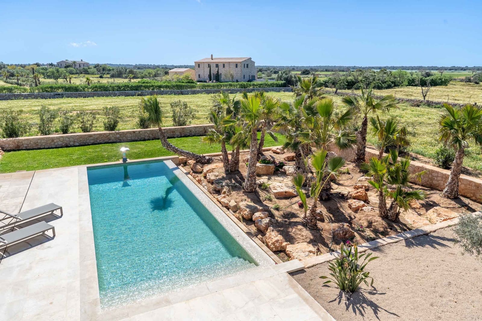 5 soveværelse Finca/Landehus til salg i Cala Llombards med swimmingpool garage - € 3.100.000 (Ref: 8530062)