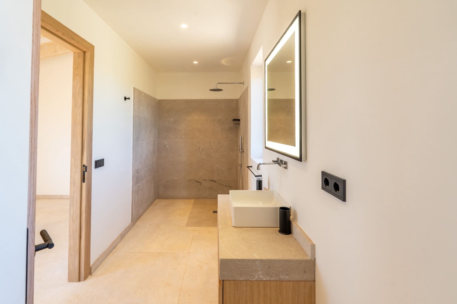 5 soveværelse Finca/Landehus til salg i Cala Llombards med swimmingpool garage - € 3.100.000 (Ref: 8530062)