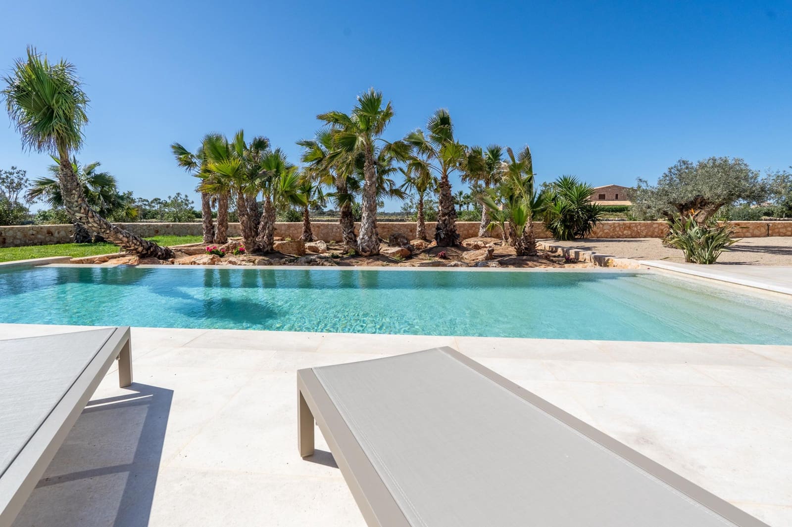 5 soveværelse Finca/Landehus til salg i Cala Llombards med swimmingpool garage - € 3.100.000 (Ref: 8530062)