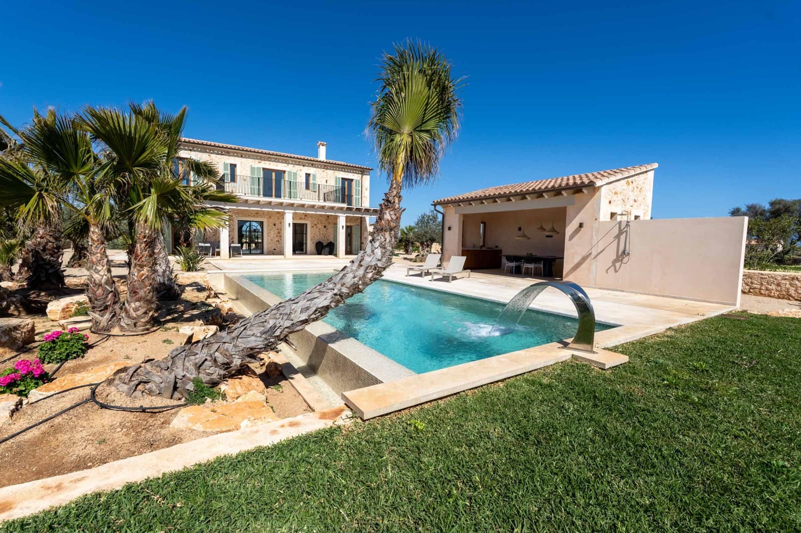 5 soveværelse Finca/Landehus til salg i Cala Llombards med swimmingpool garage - € 3.100.000 (Ref: 8530062)