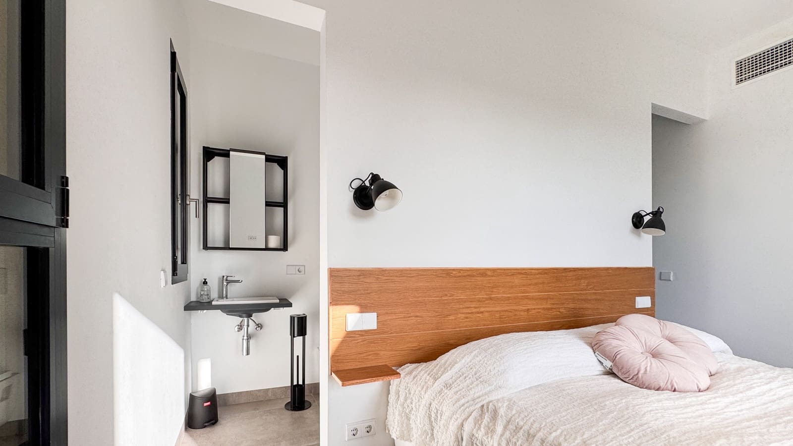 5 soveværelse Finca/Landehus til salg i Ses Salines med swimmingpool garage - € 3.600.000 (Ref: 8737401)