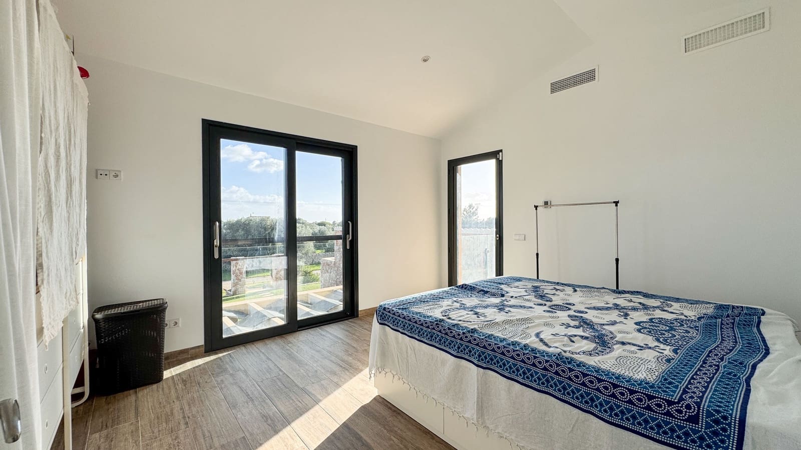 5 soveværelse Finca/Landehus til salg i Ses Salines med swimmingpool garage - € 3.600.000 (Ref: 8737401)