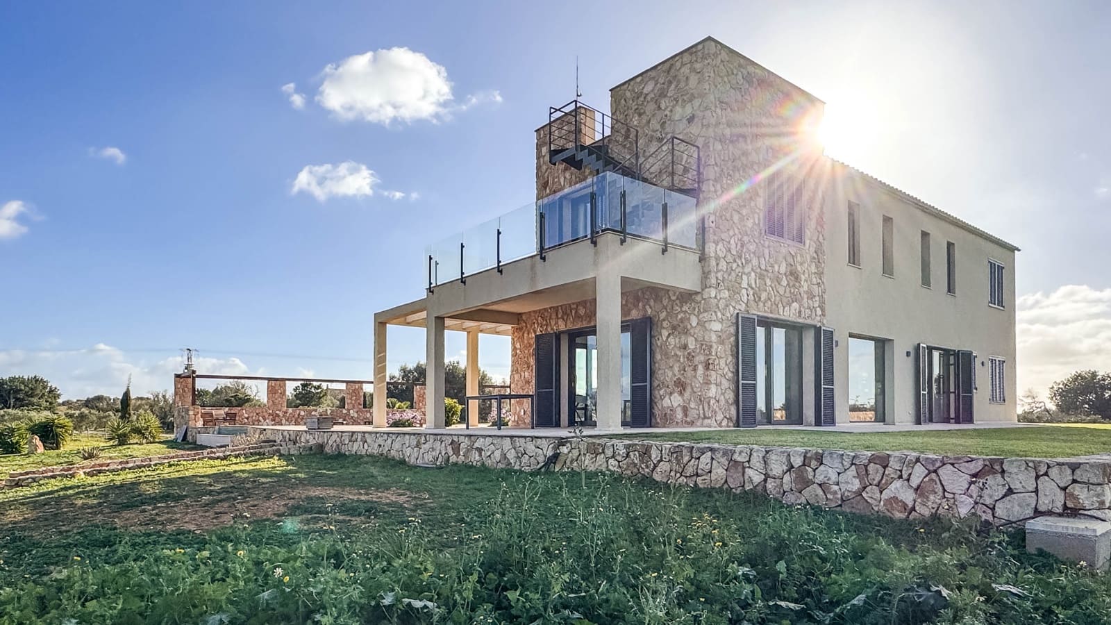 5 soveværelse Finca/Landehus til salg i Ses Salines med swimmingpool garage - € 3.600.000 (Ref: 8737401)