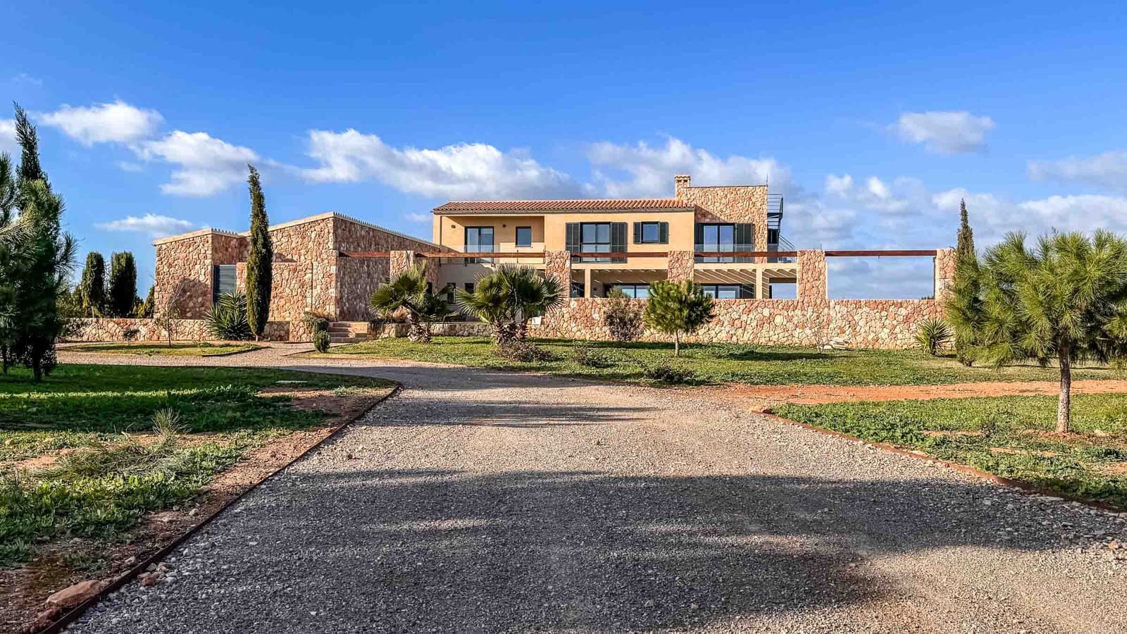 5 soveværelse Finca/Landehus til salg i Ses Salines med swimmingpool garage - € 3.600.000 (Ref: 8737401)