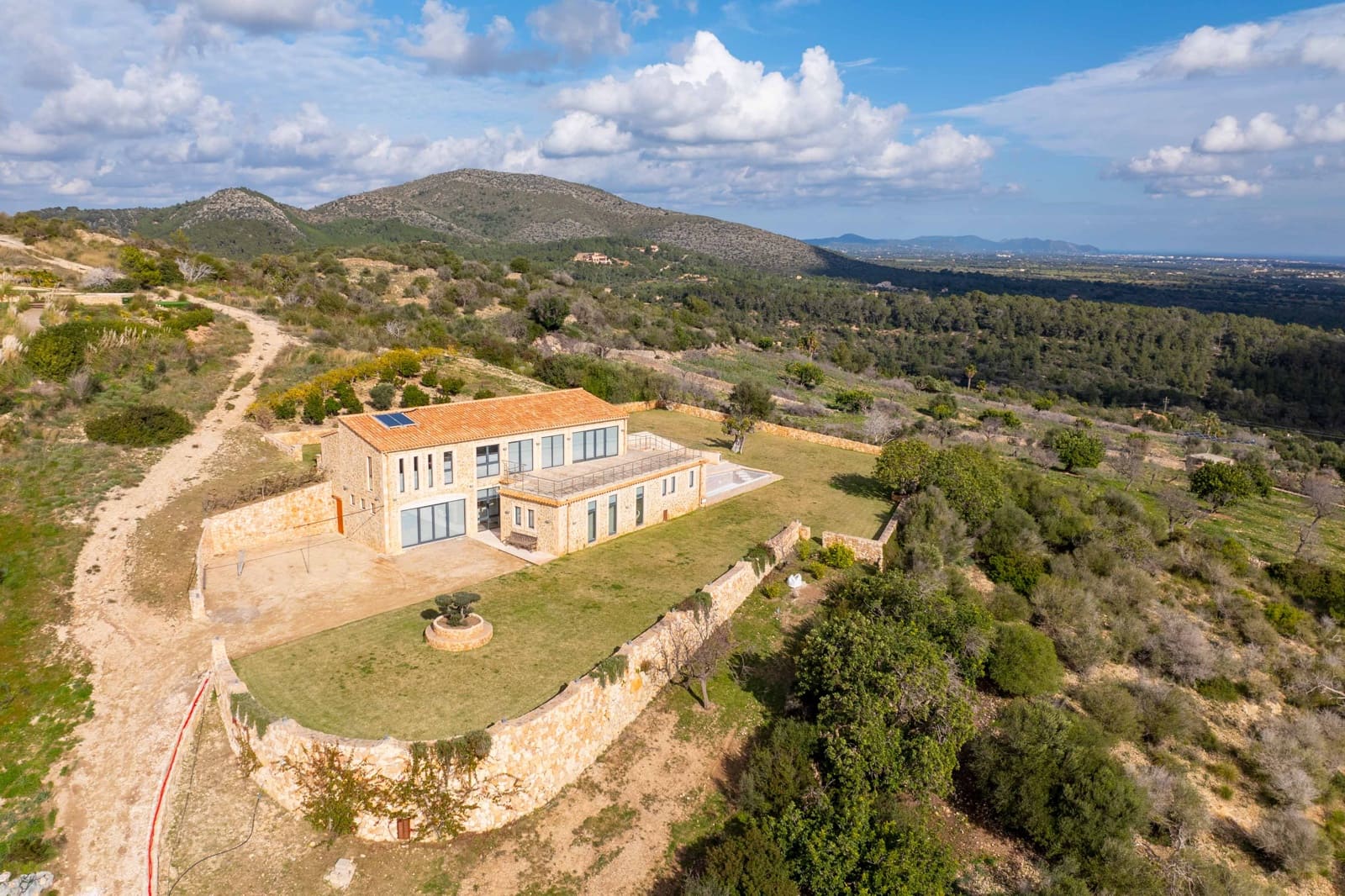 4 soveværelse Finca/Landehus til salg i Cala Murada med swimmingpool garage - € 2.600.000 (Ref: 8771018)