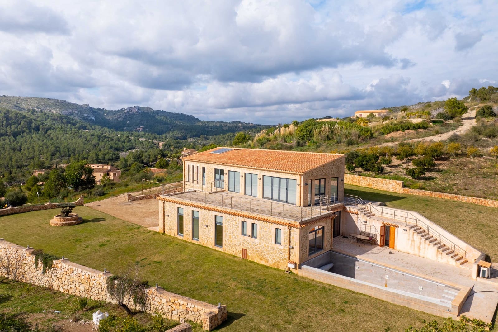 4 soveværelse Finca/Landehus til salg i Cala Murada med swimmingpool garage - € 2.600.000 (Ref: 8771018)