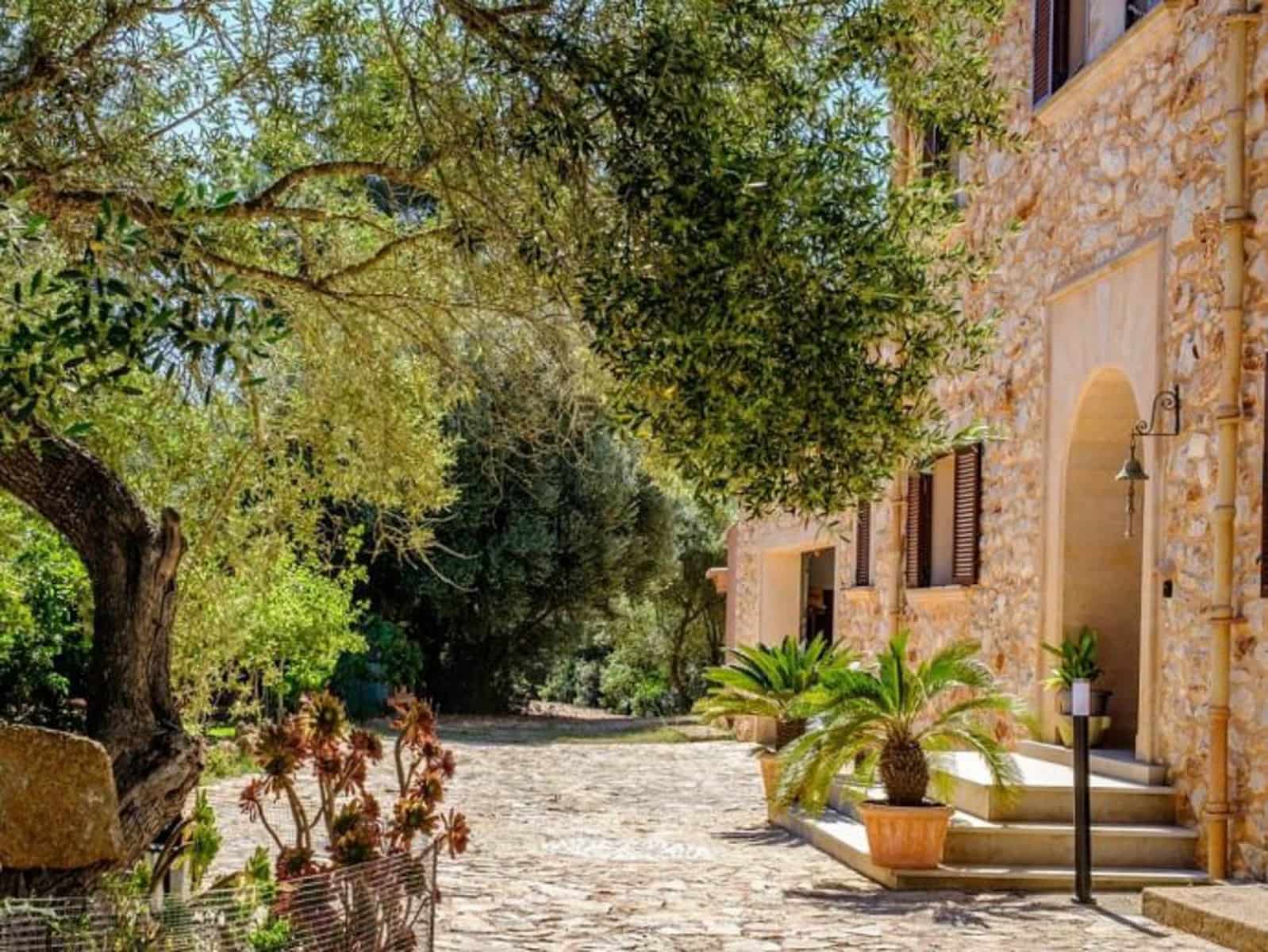 6 soveværelse Finca/Landehus til salg i Portocolom med swimmingpool garage - € 5.400.000 (Ref: 8857393)