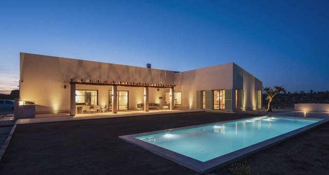 3 slaapkamer Finca/Landhuis te koop in Campos met zwembad garage - € 2.350.000 (Ref: 9007240)