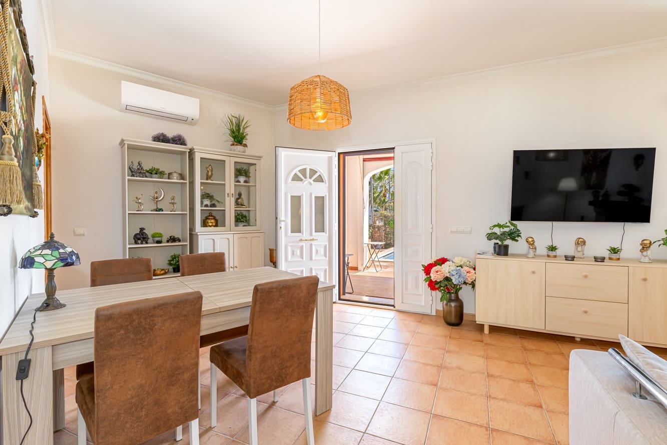 3 makuuhuone Huvila myytävänä paikassa Llucmajor mukana uima-altaan 
autotalli - 849 000 € (Ref: 9125830)