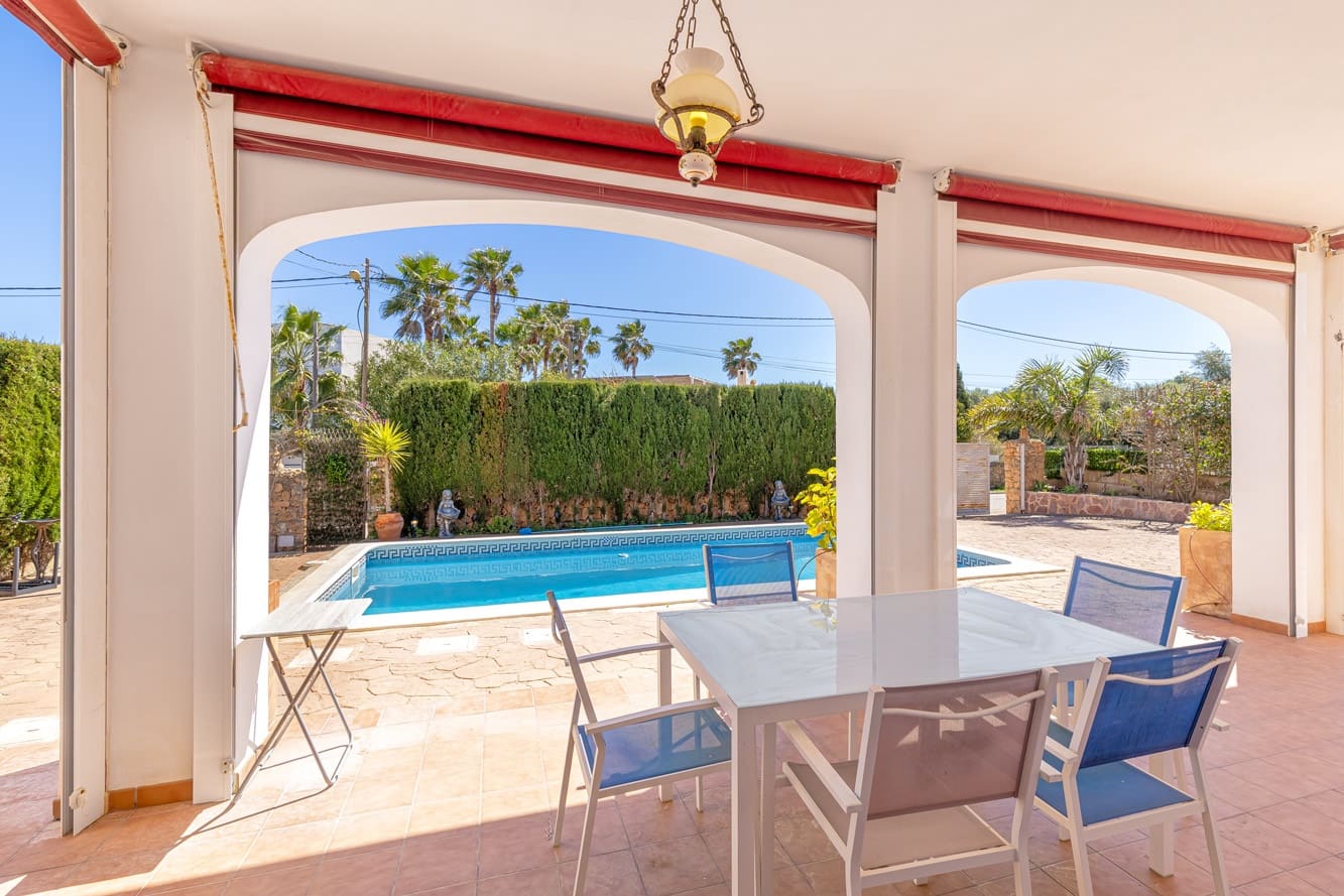 3 makuuhuone Huvila myytävänä paikassa Llucmajor mukana uima-altaan 
autotalli - 849 000 € (Ref: 9125830)