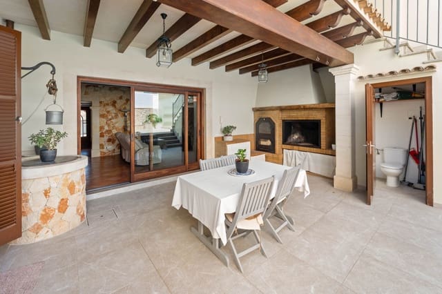 4 bedroom Townhouse for sale in Porreres with pool garage - € 890,000 (Ref: 9189661)