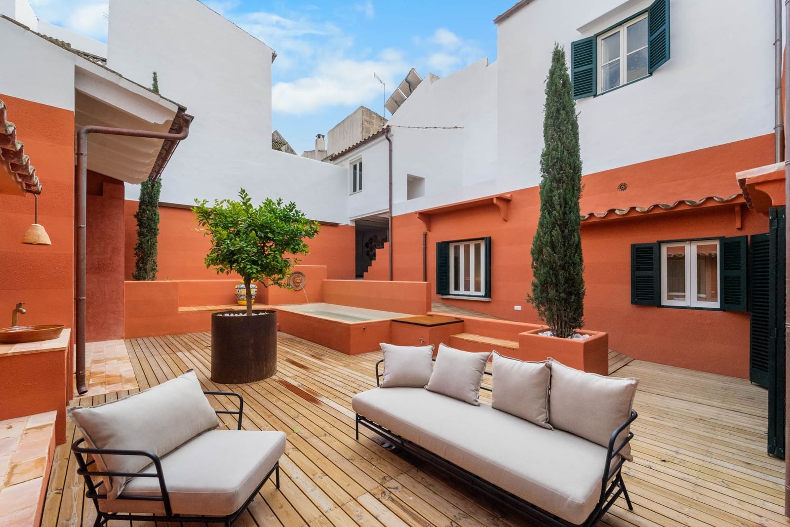 6 bedroom Townhouse for sale in Felanitx with garage - € 1,950,000 (Ref: 9419364)