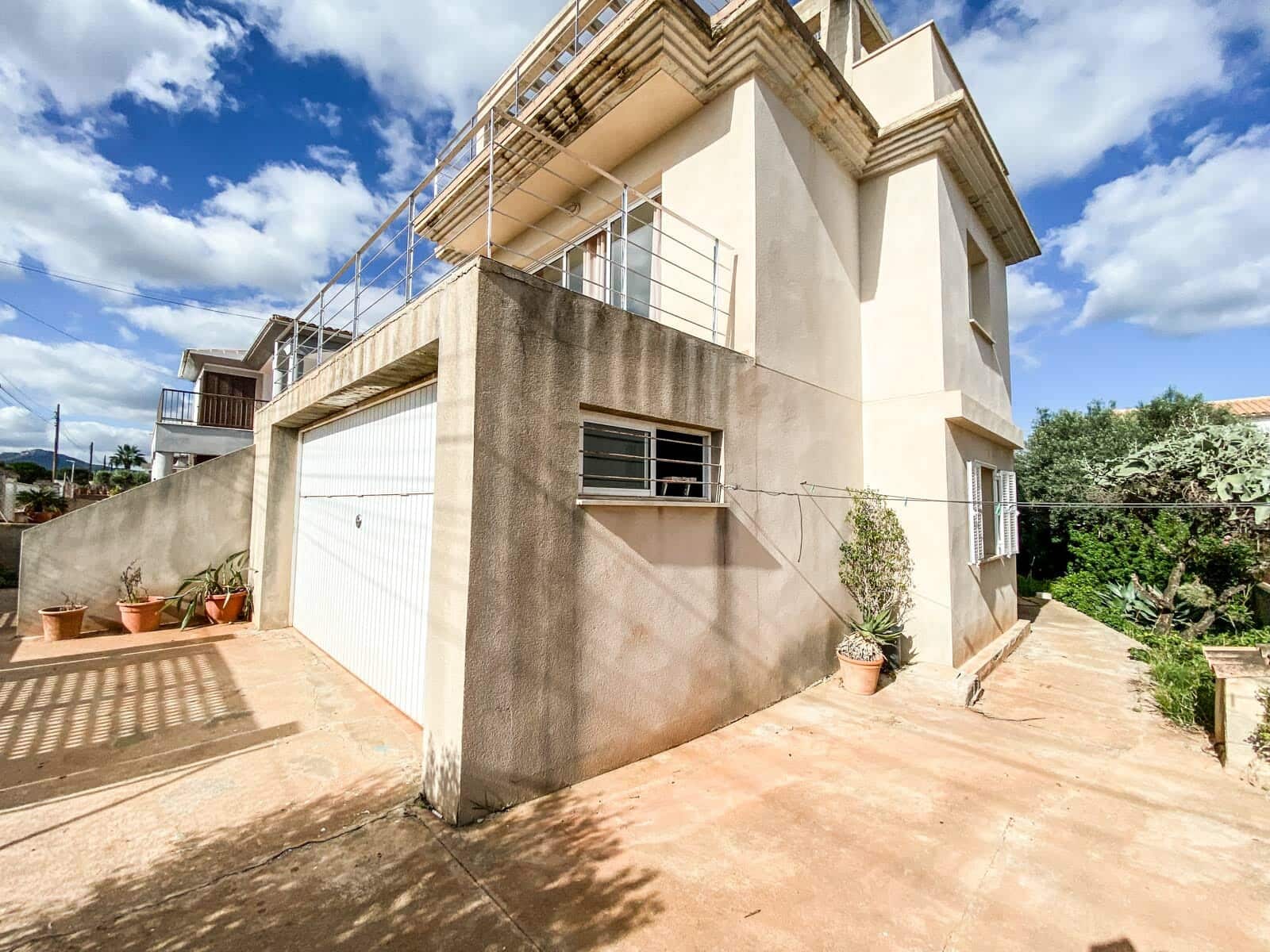 4 bedroom Townhouse for sale in Portocolom with garage - € 595,000 (Ref: 9625454)