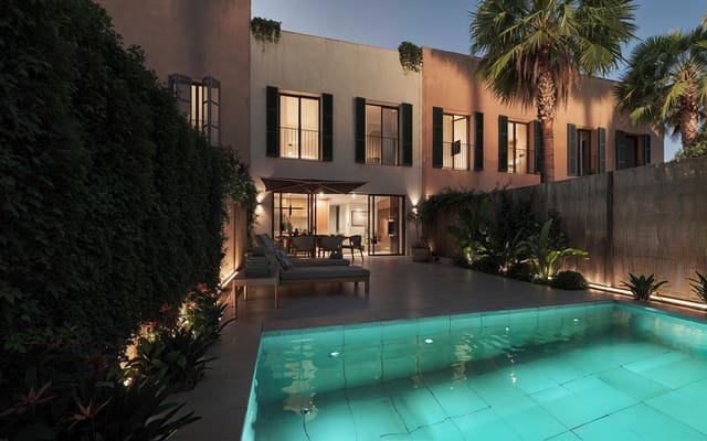 3 bedroom Townhouse for sale in Campos with pool - € 685,000 (Ref: 9672372)