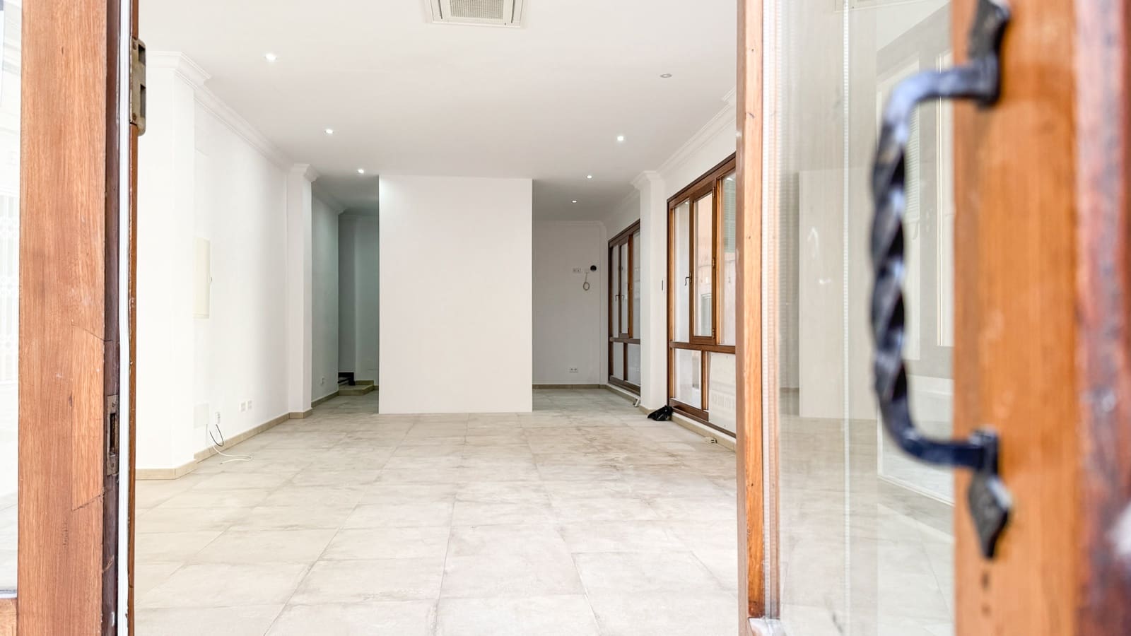 Commercial for sale in Felanitx - € 239,000 (Ref: 9678232)