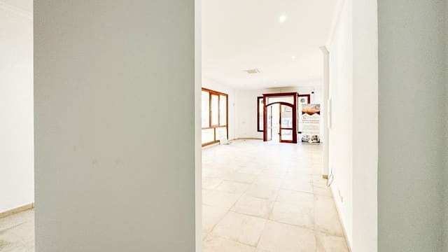 Commercial for sale in Felanitx - € 239,000 (Ref: 9678232)