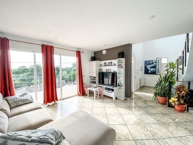 4 makuuhuone Omakotitalo myytävänä paikassa Portocolom, Felanitx - 595 000 € (Ref: 9678239)