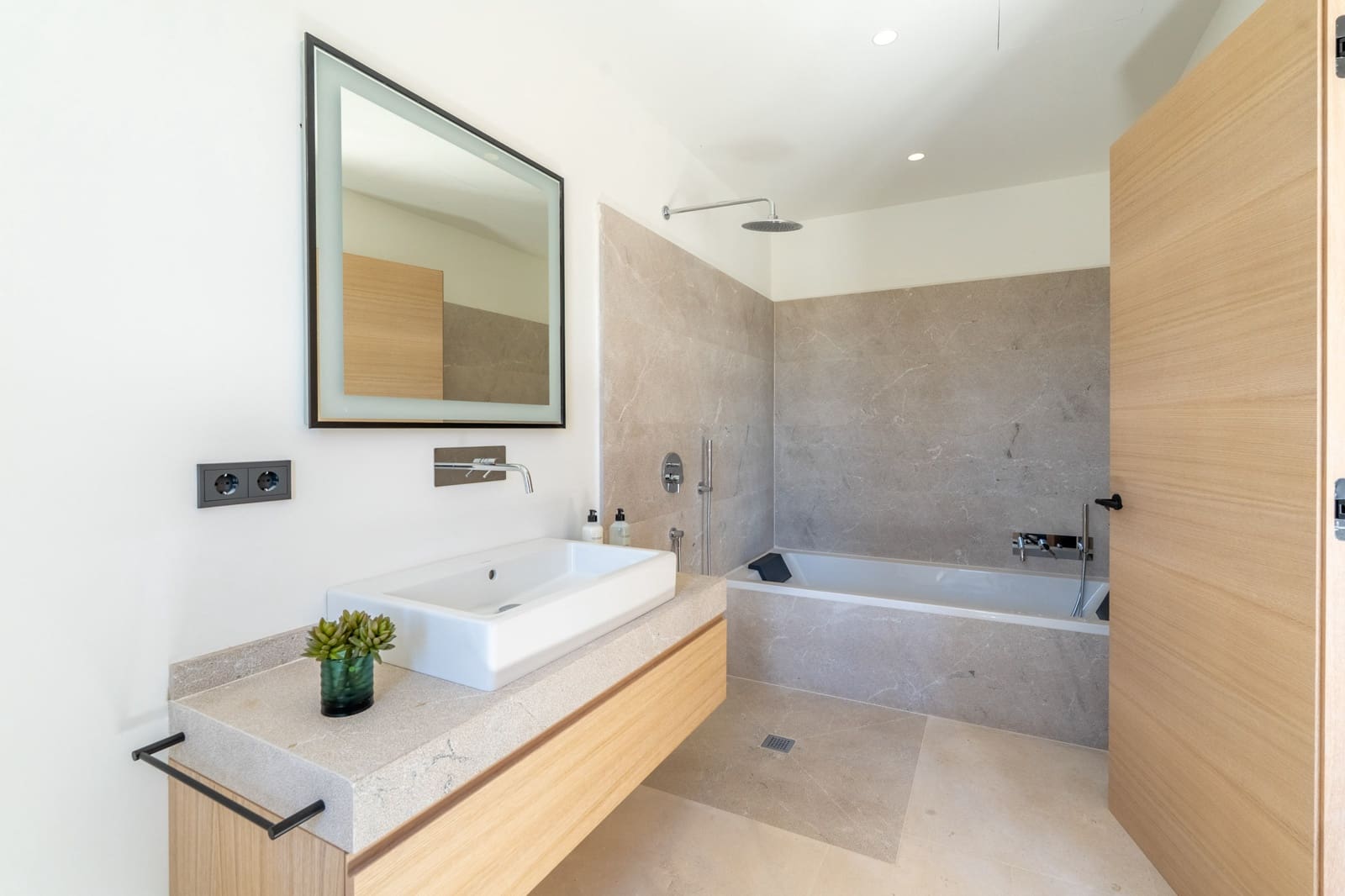 Finca/Casa Rural de 5 habitaciones en Es Llombards en venta con piscina - 3.200.000 € (Ref: 9678242)